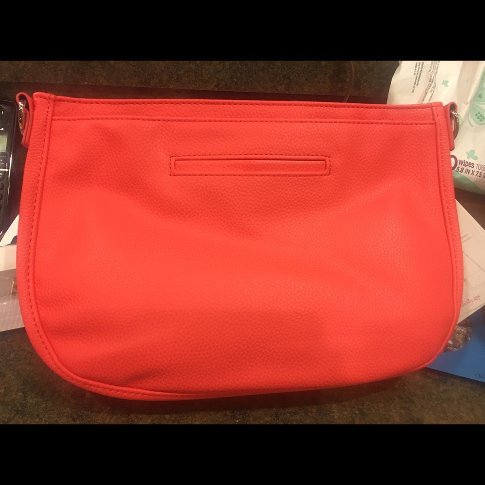 Thirty-one 31 classique purse - coral color NEW
